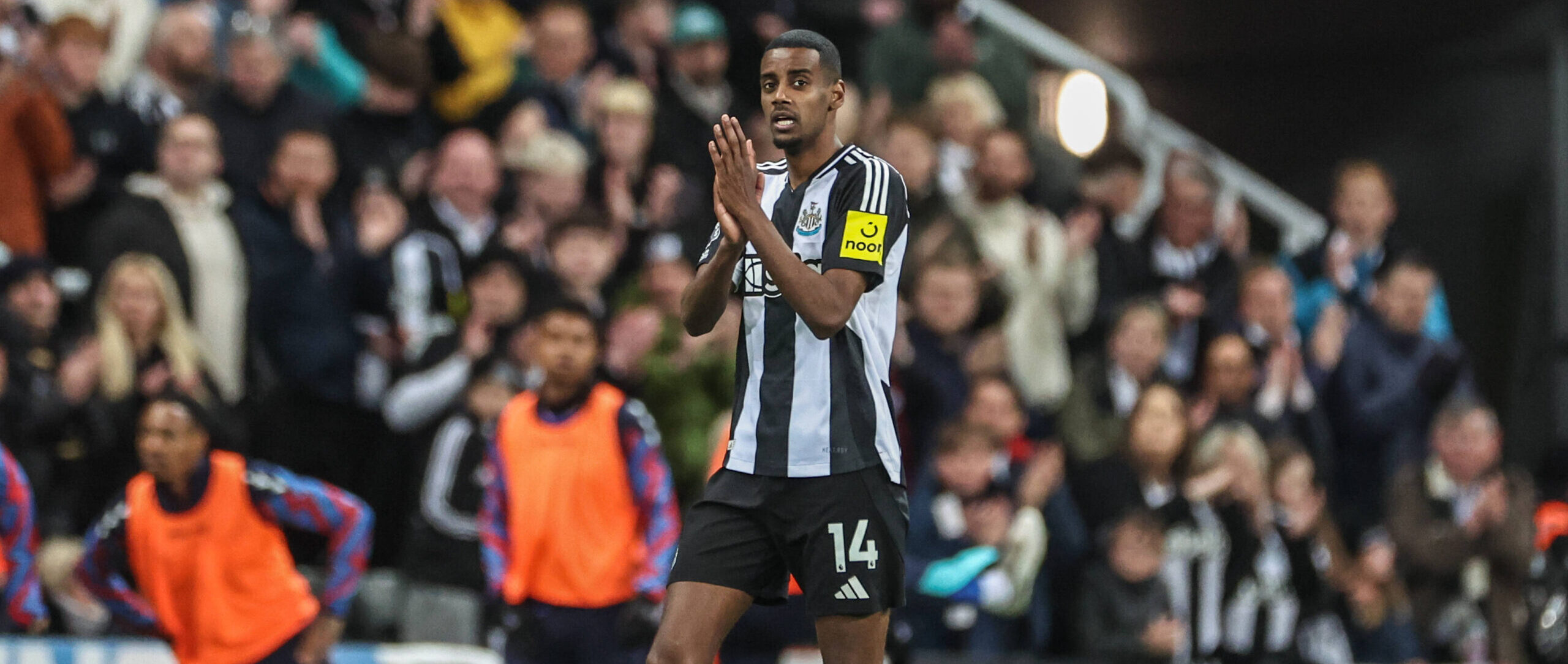 Isak in action for Newcastle in 2025