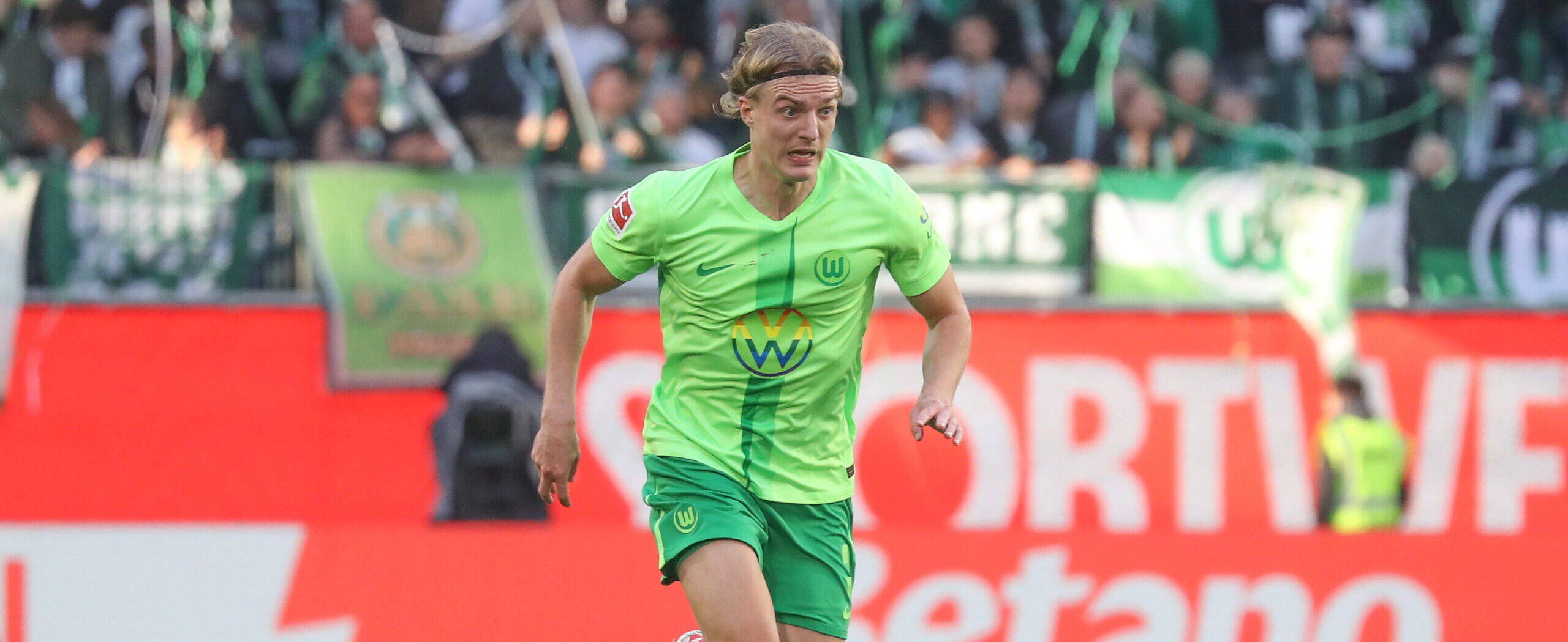 Sebastiaan Bornauw in action for Wolfsburg 2025
