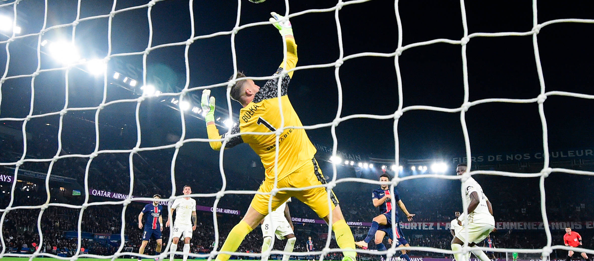 Marcin BULKA in action for Nice against PSG in 2025