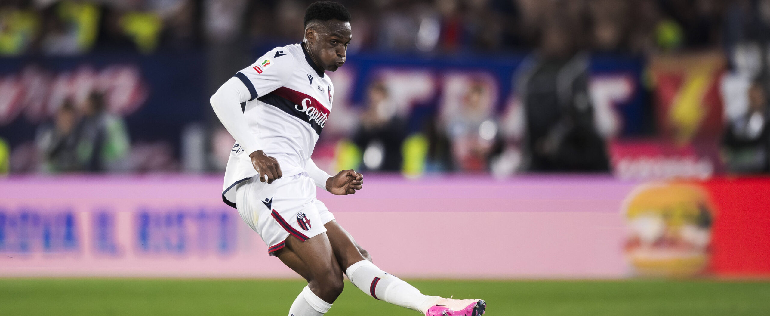 Jhon Lucumi 2025 in action for Bologna