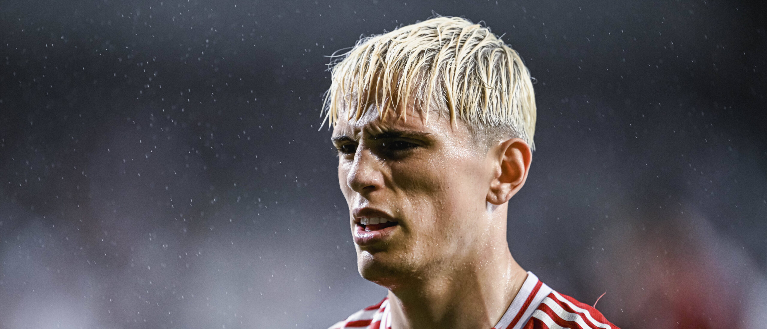 Garnacho in action for Manchester United in his last game in 2025