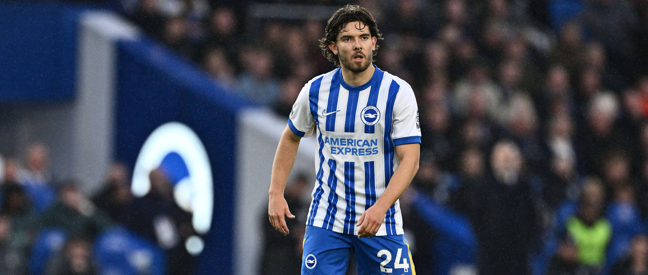 Ferdi Kadıoğlu in action for Brighton in 2025