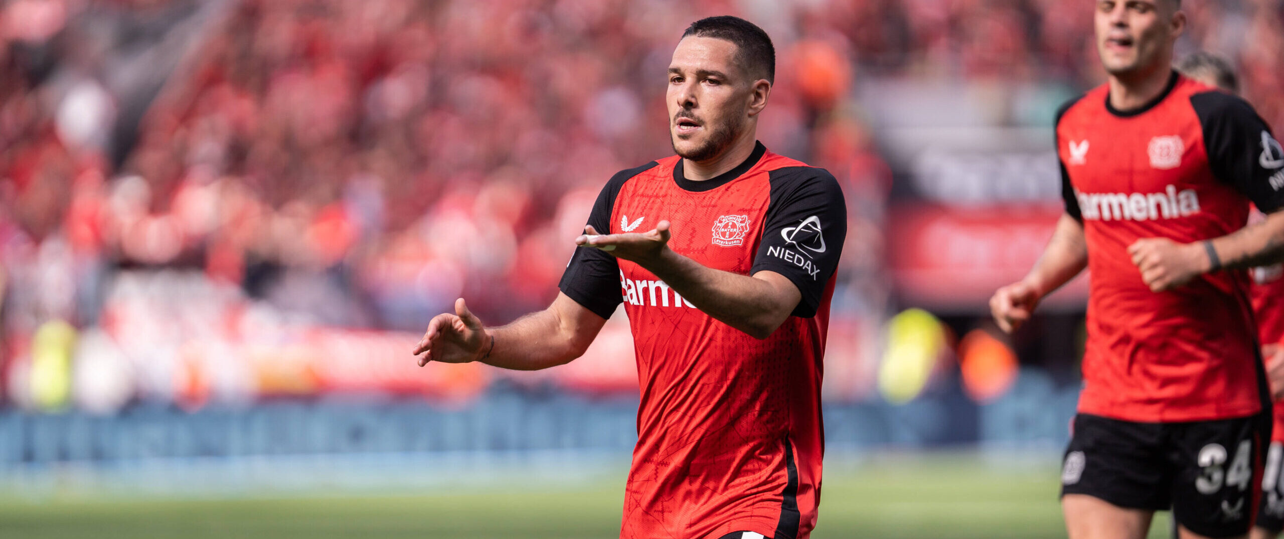 Buendia in action for Leverkusen in 2025