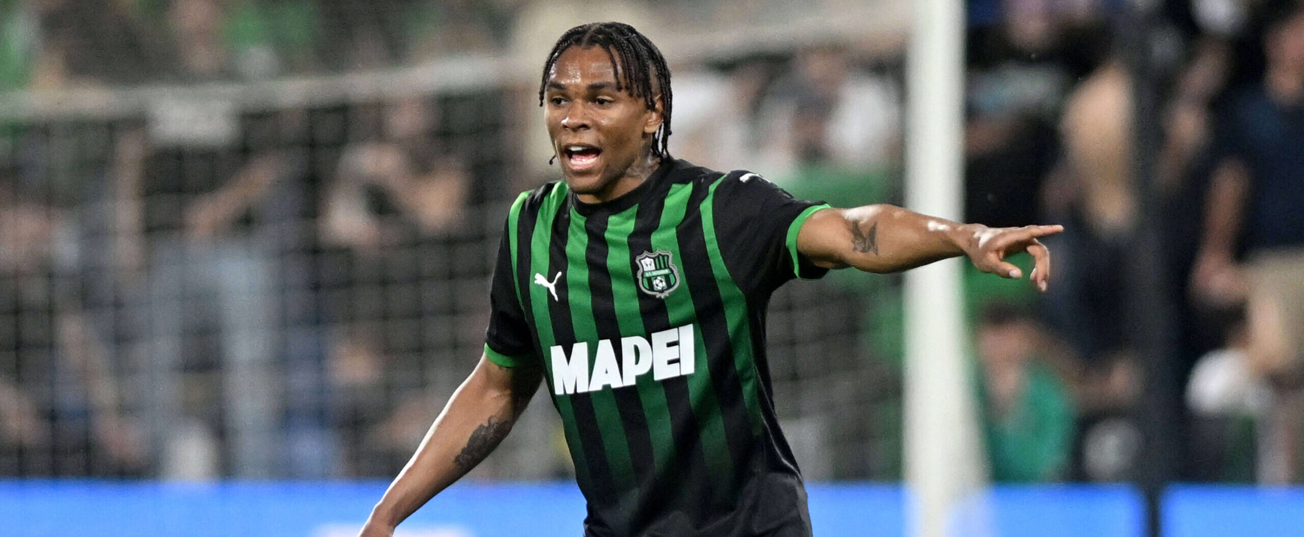 Laurienté in action for Sassuolo in 2025