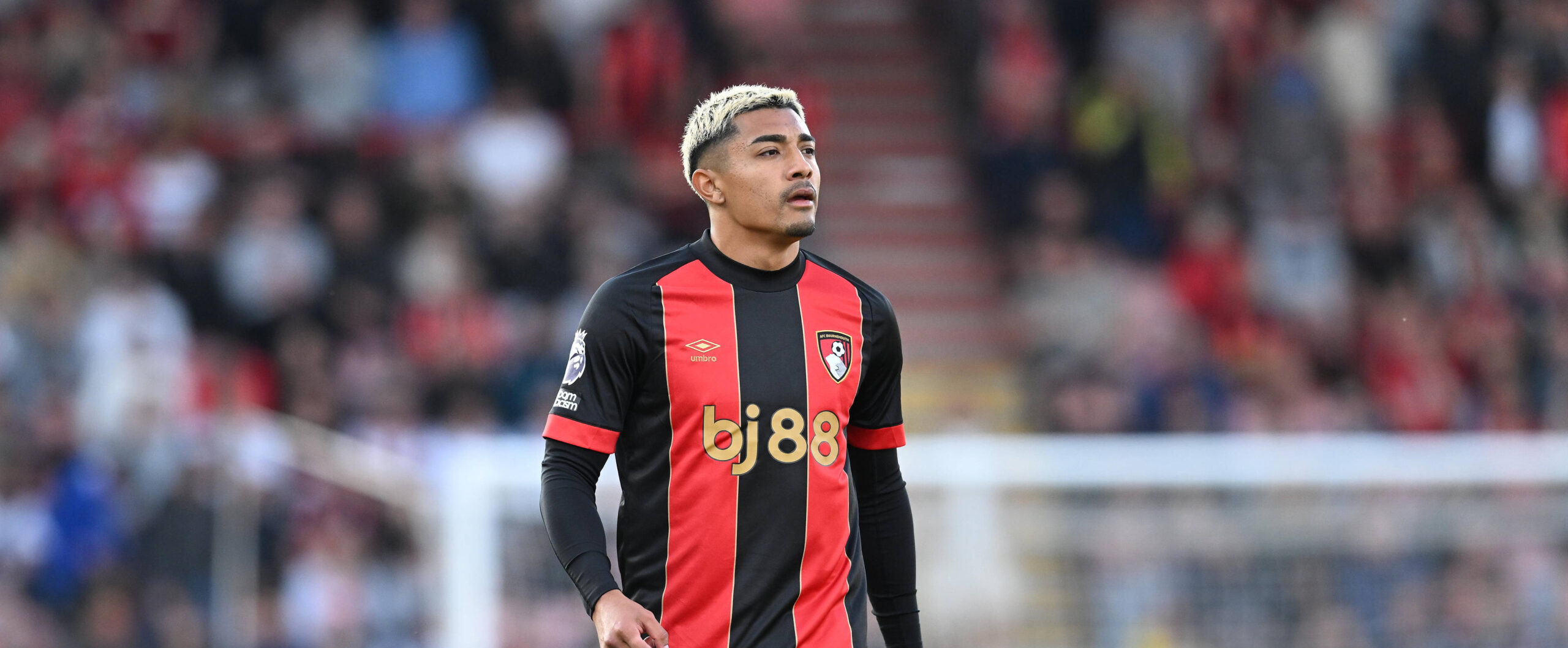 Julian Araujo in action for Bournemouth in 2025