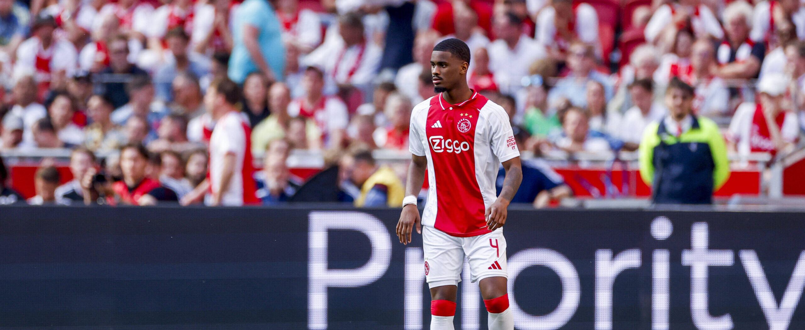 Jorrel Hato 2025 in action for Ajax in his last game