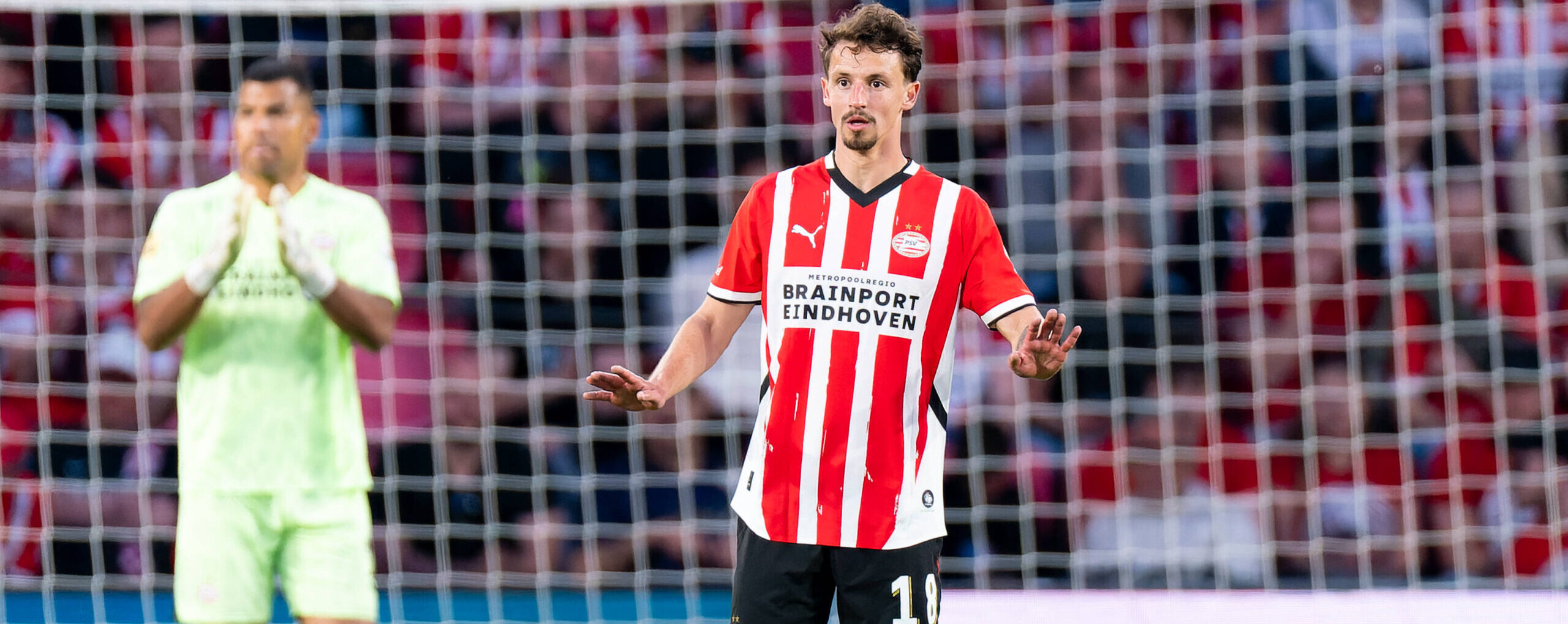 Olivier Boscagli in action for PSV in 2025