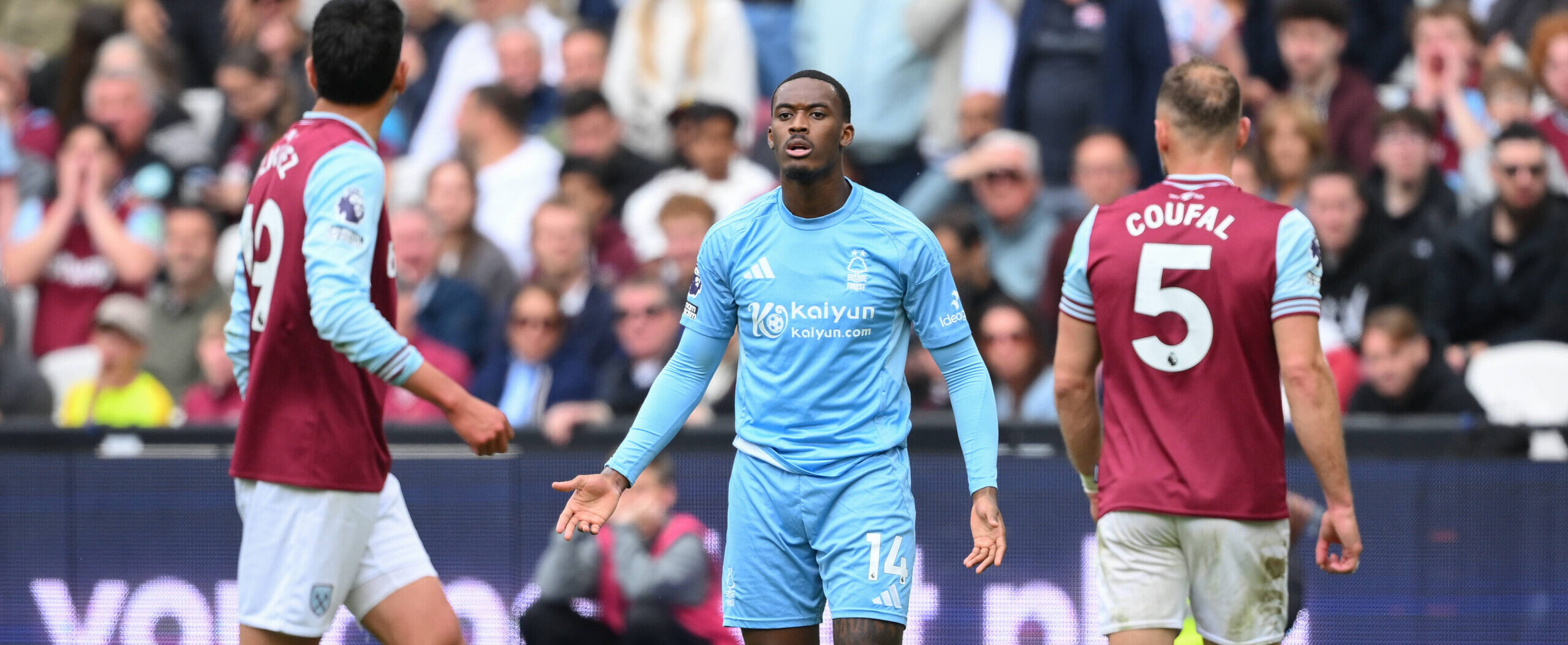 Callum Hudson-Odoi in action for Nothingham Forest in 2025