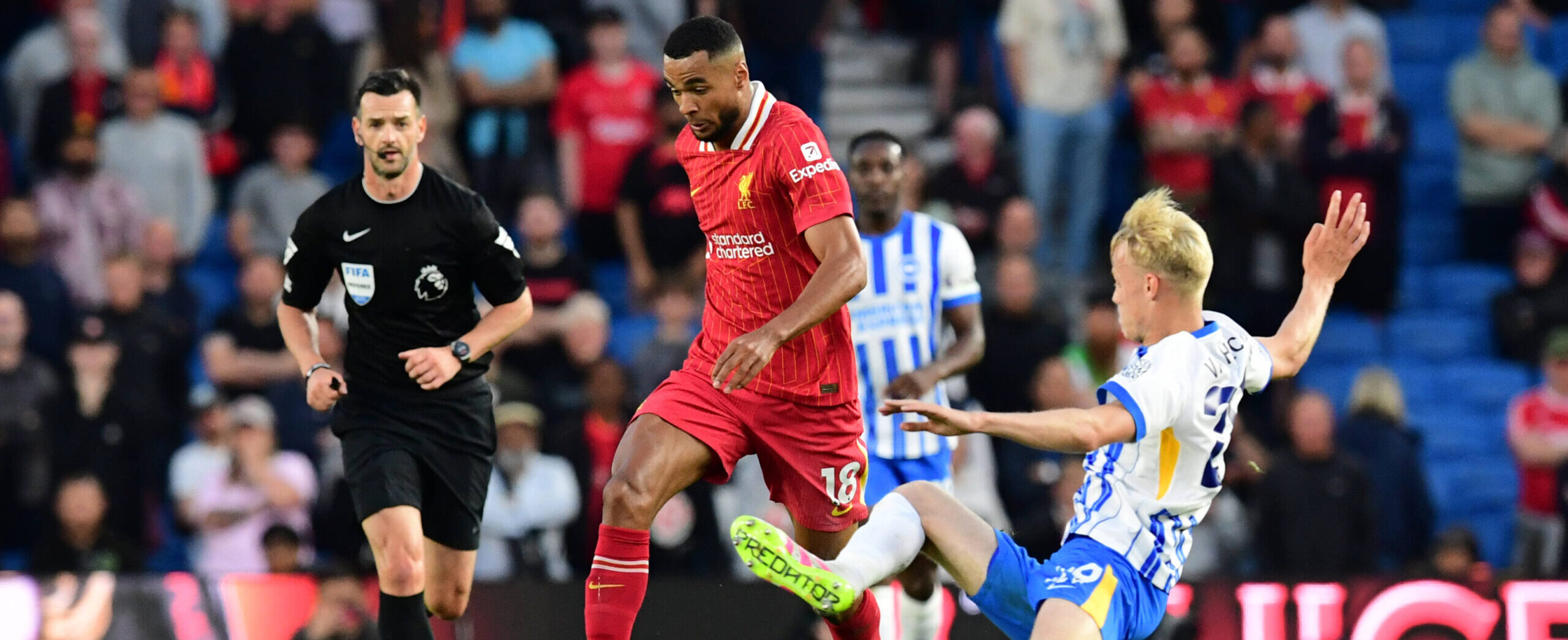 Gakpo in action against Brighton in 2025