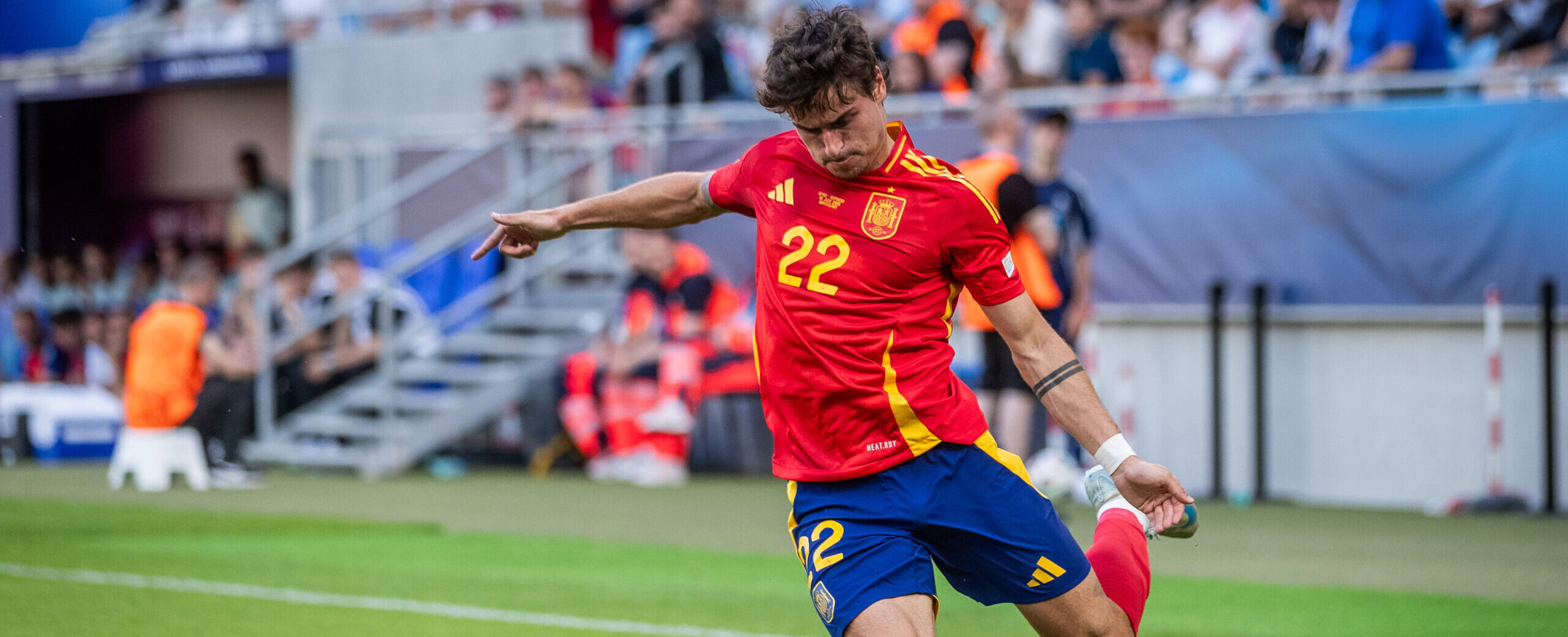 Hugo Bueno in action for Spain in 2025
