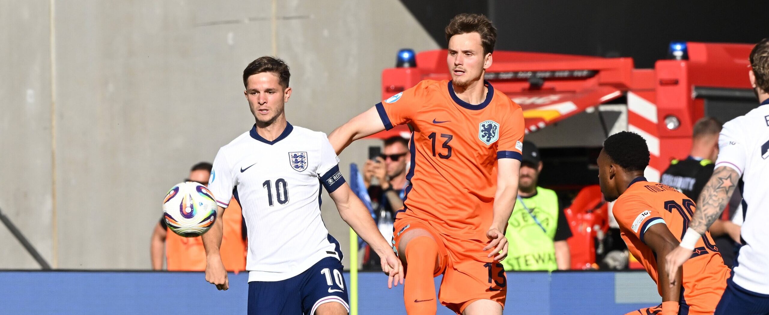 Rav Van den Berg in action for Netherlands U21 in 2025