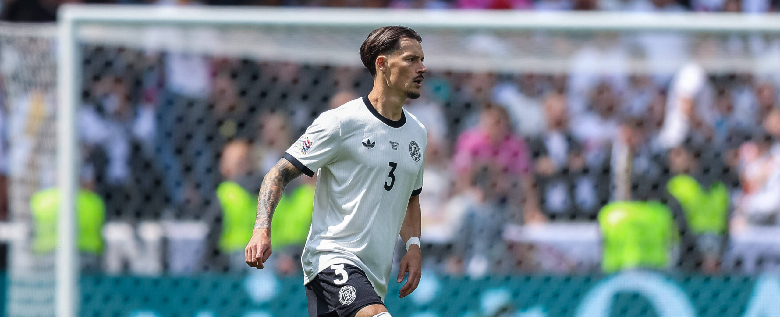 Robin Koch in action for Germany in 2025