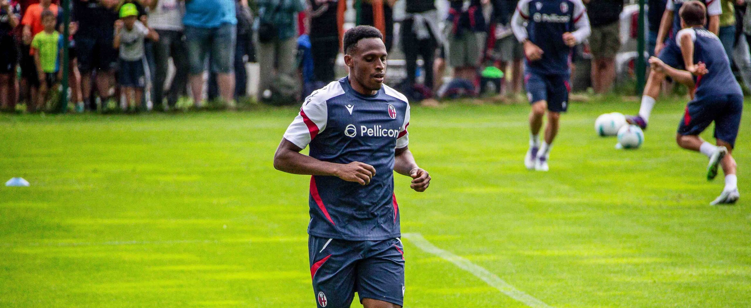 Jhon Lucumi in action for Bologna now wanted by Sunderland in 2025