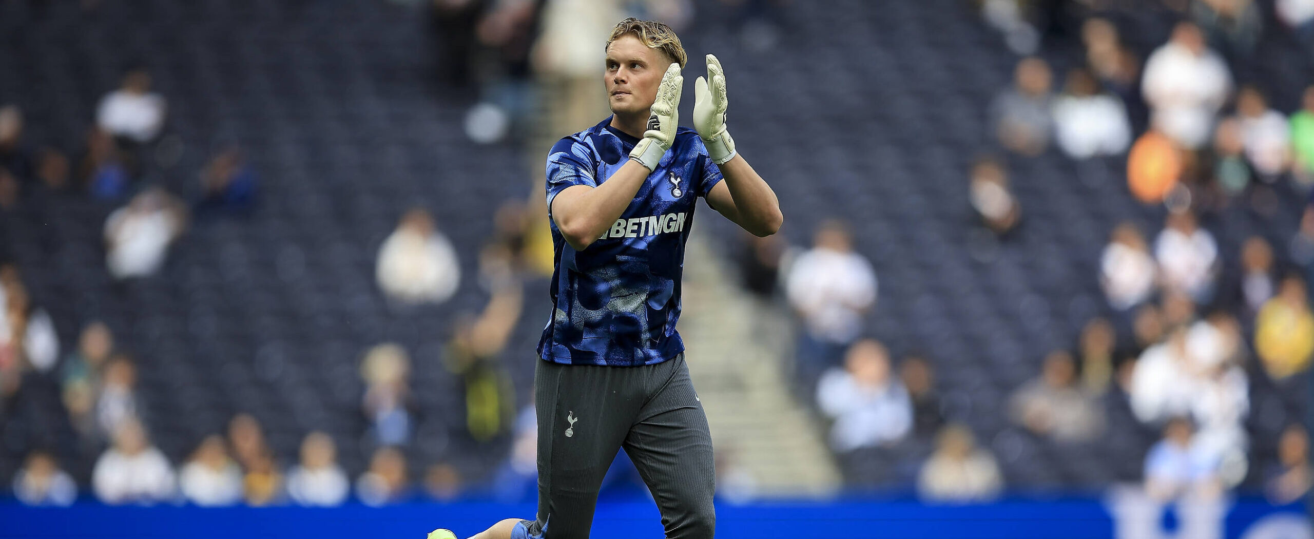 Antonin Kinsky in action for Spurs in 2025 wanted by Lille