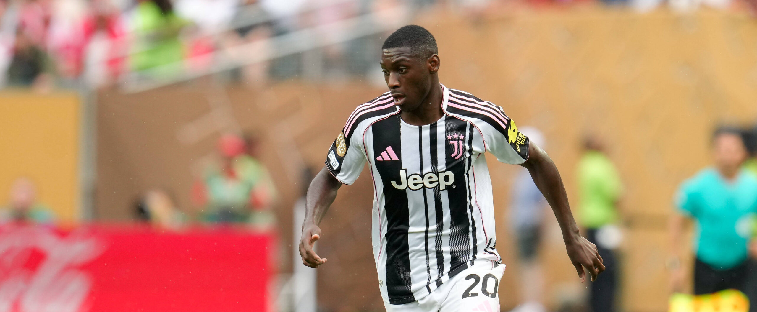 Randal Kolo Muani in action for Juventus in 2025.