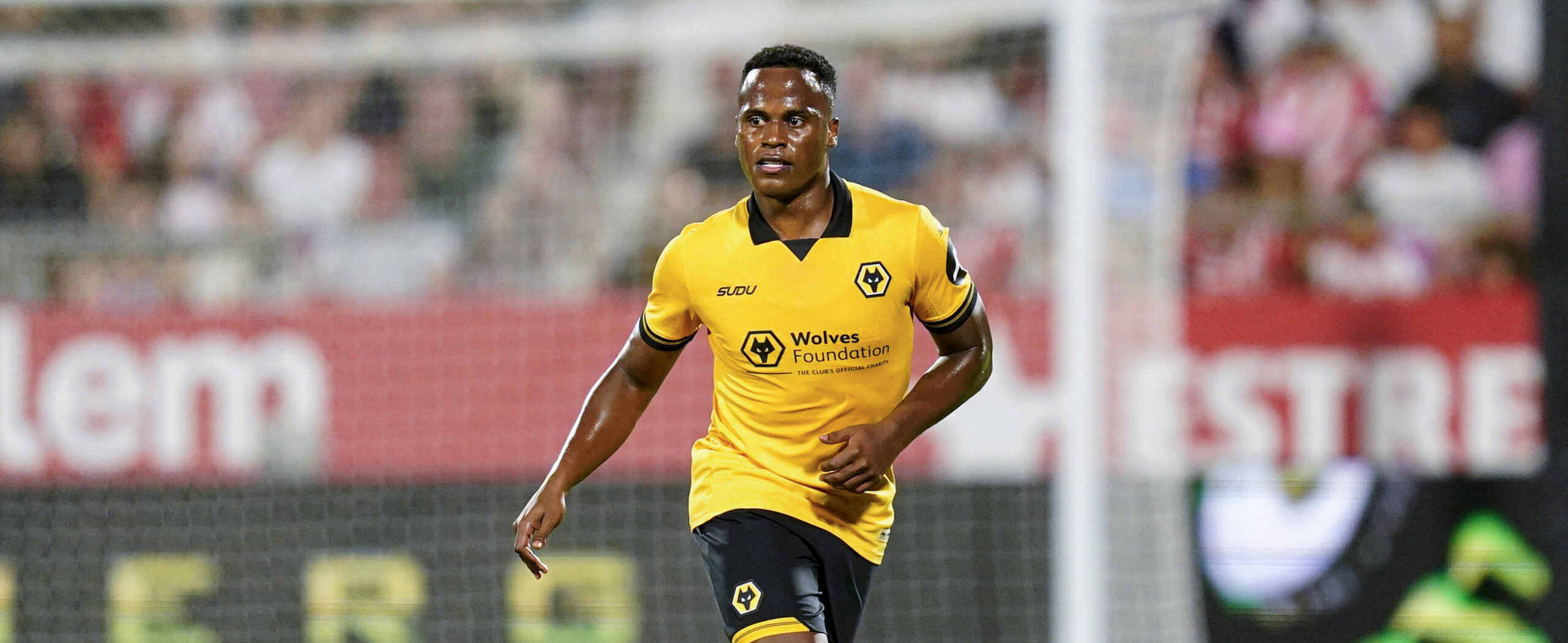 Jhon Arias in action for Wolves in a pre-season 2025 friendly