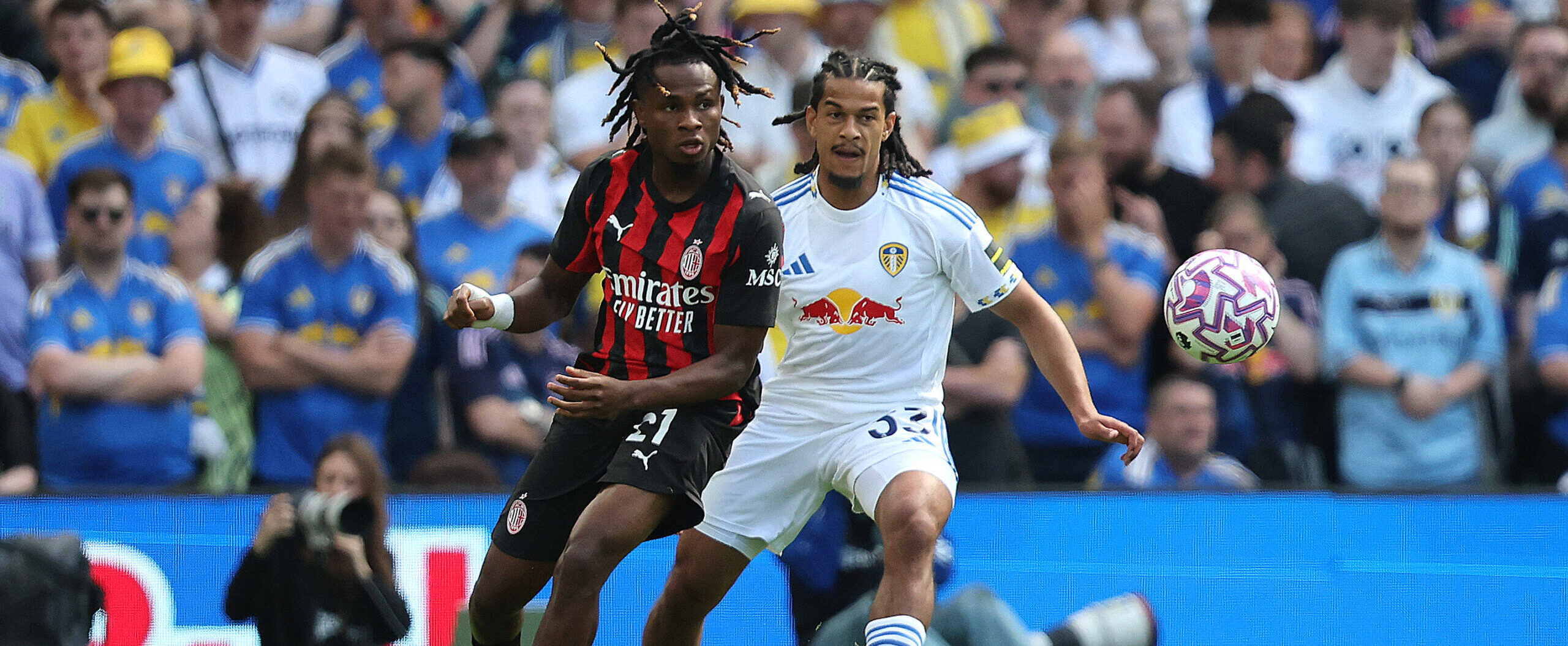 Isaac Schmidt in action for Leeds against Ac Milan in the pre-season 2025 friendly