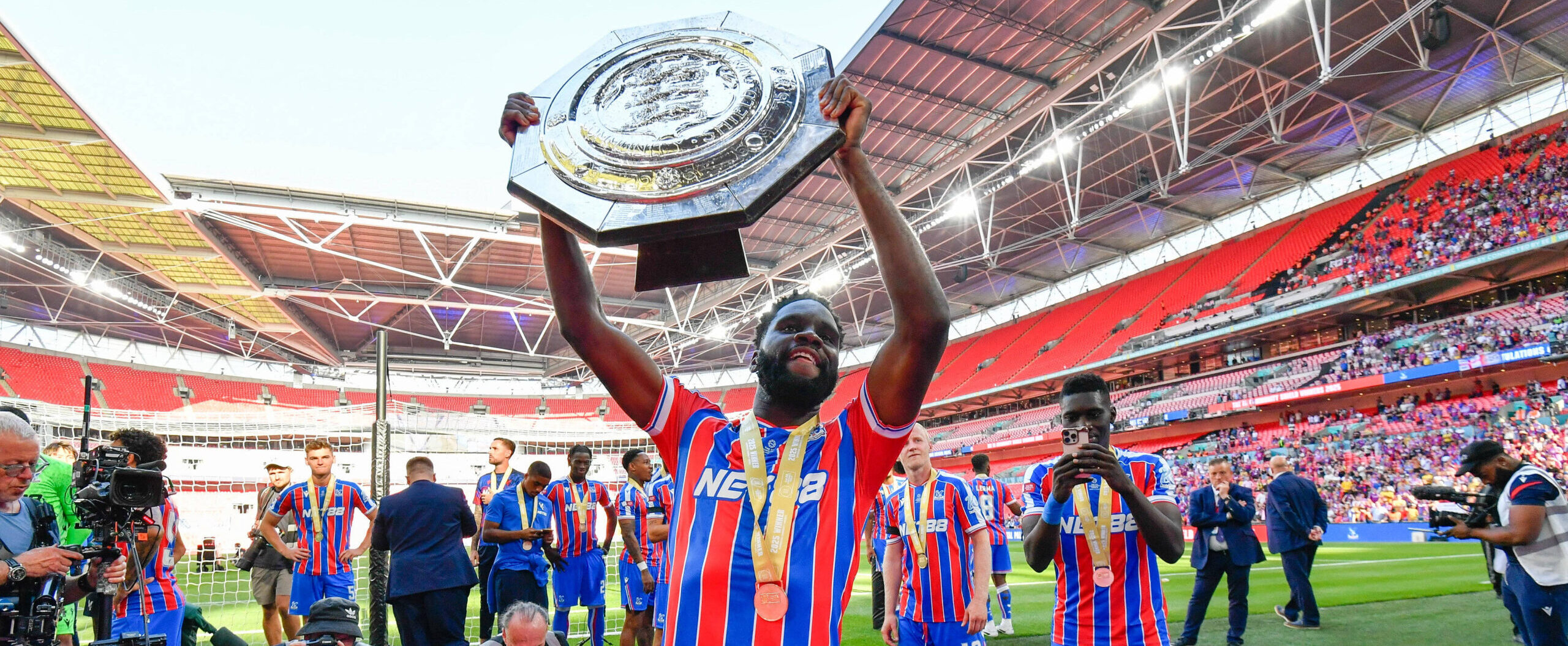 Odsonne Edouard Community Shield trophy in 2025