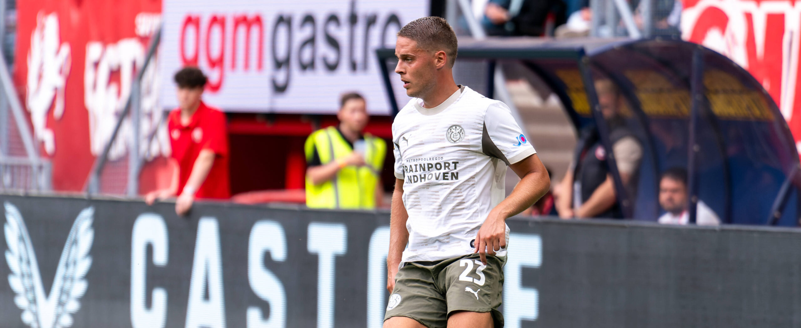 Joey Veerman in action for PSV in the 2025/26 season. Wanted by Brentford