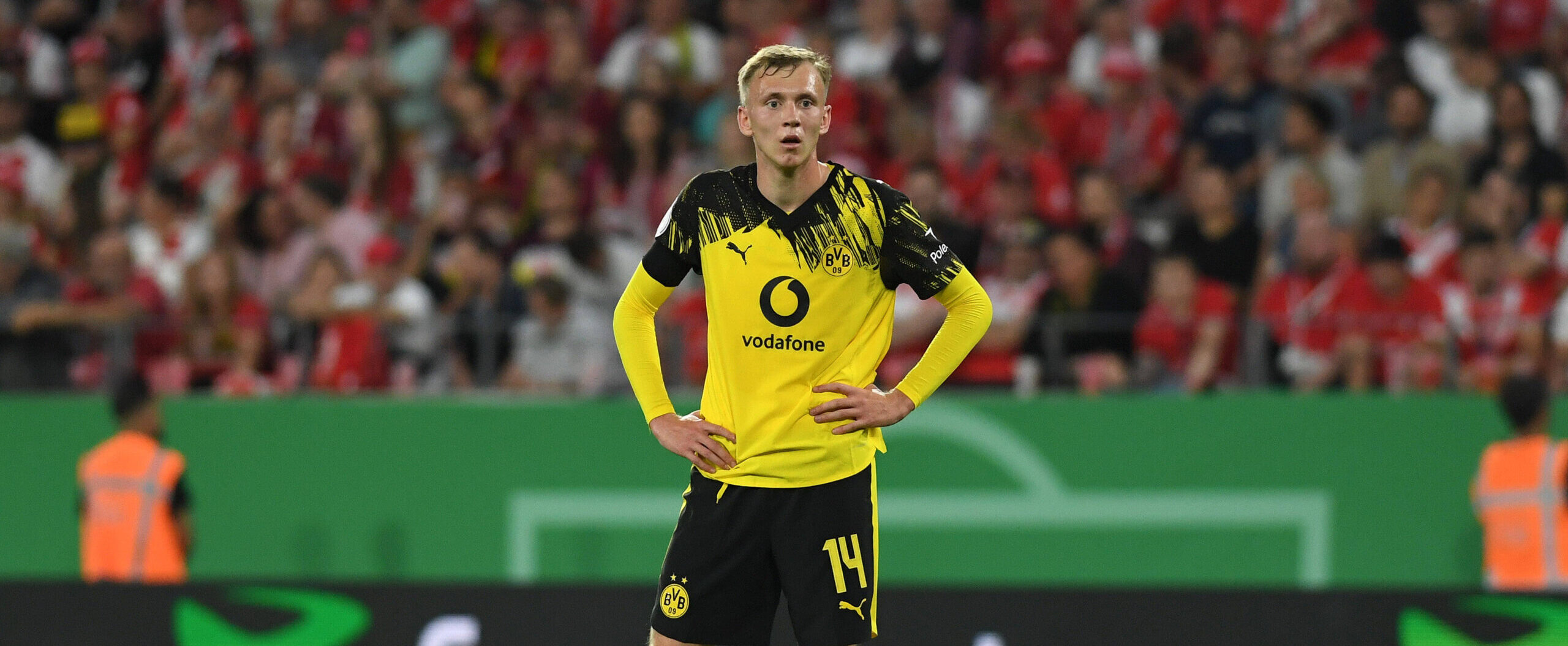 Maximilian Beier in action for Dortmund. Brentford wants the striker in the 2025 summer