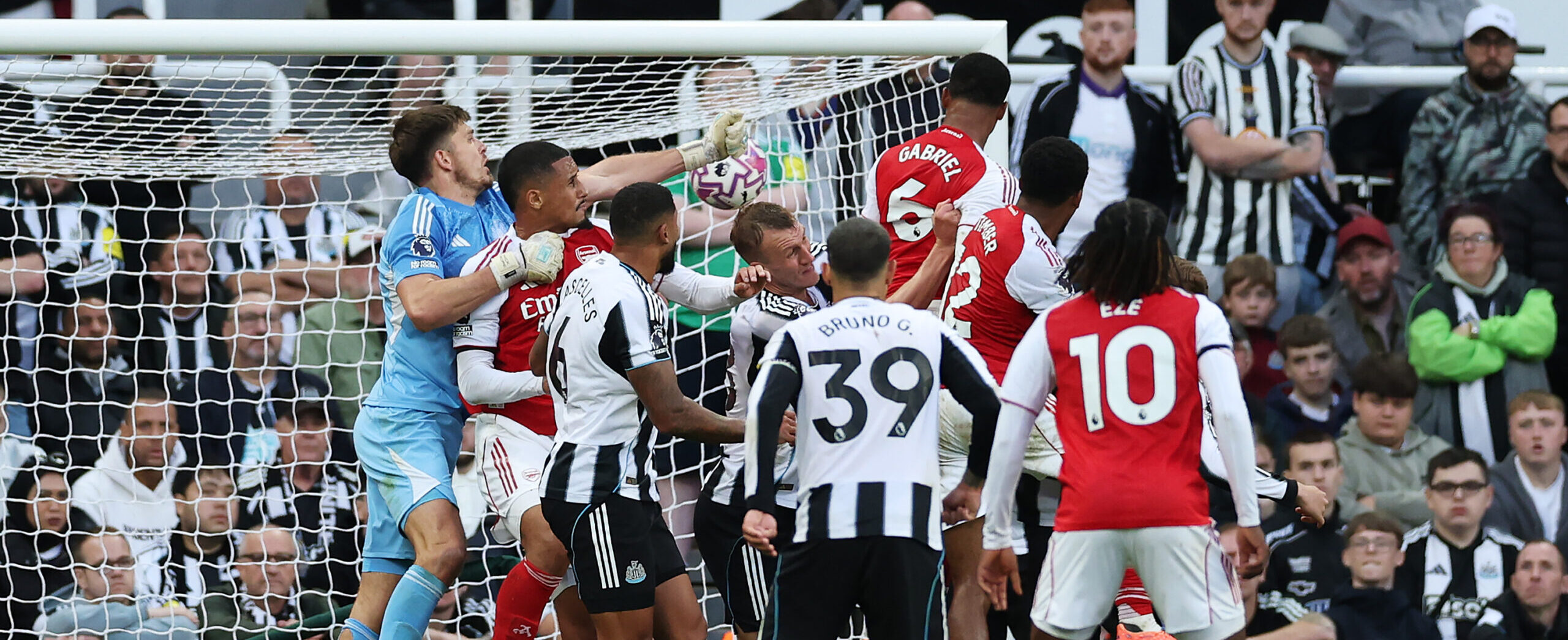 Gabriel scores against Newcastle United in 2025