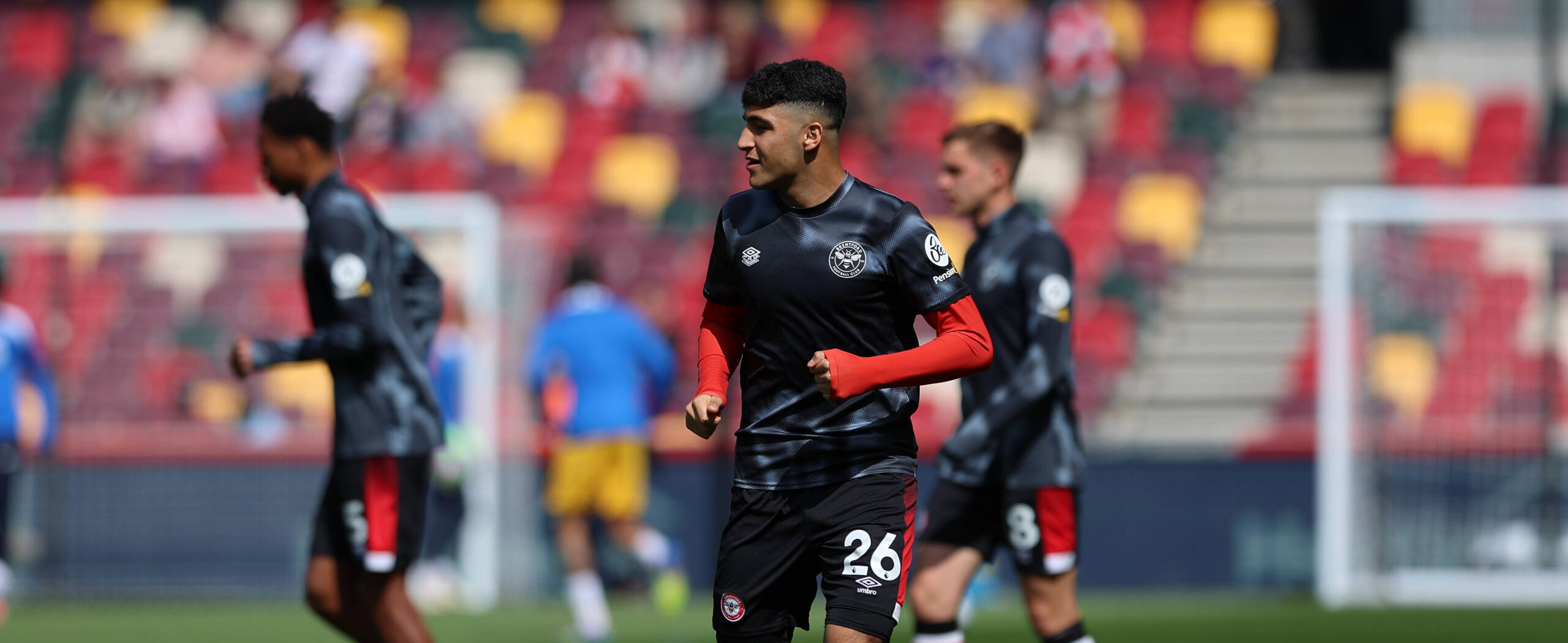 Yunus Konak in action for Brentford in 2025