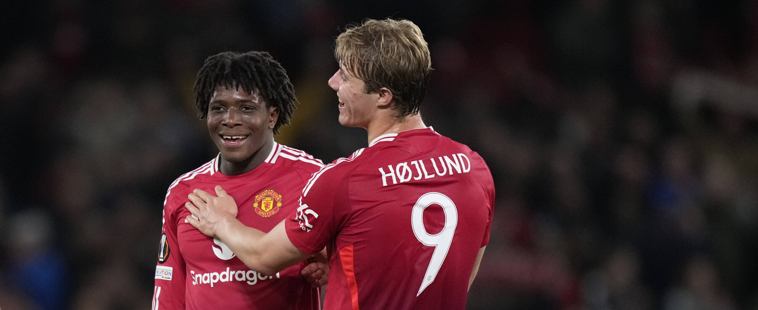 Dorgu and Hojlund playing for Manchester United in 2025