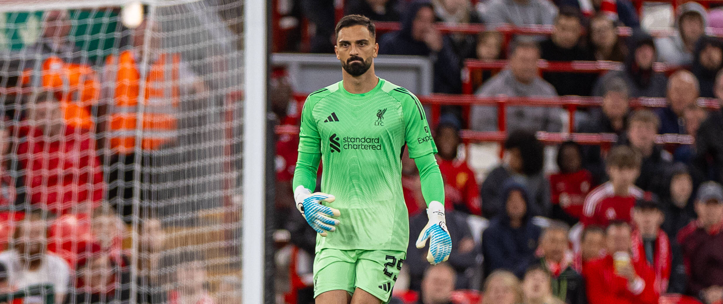 Giorgi Mamardashvili in action for Liverpool in 2025