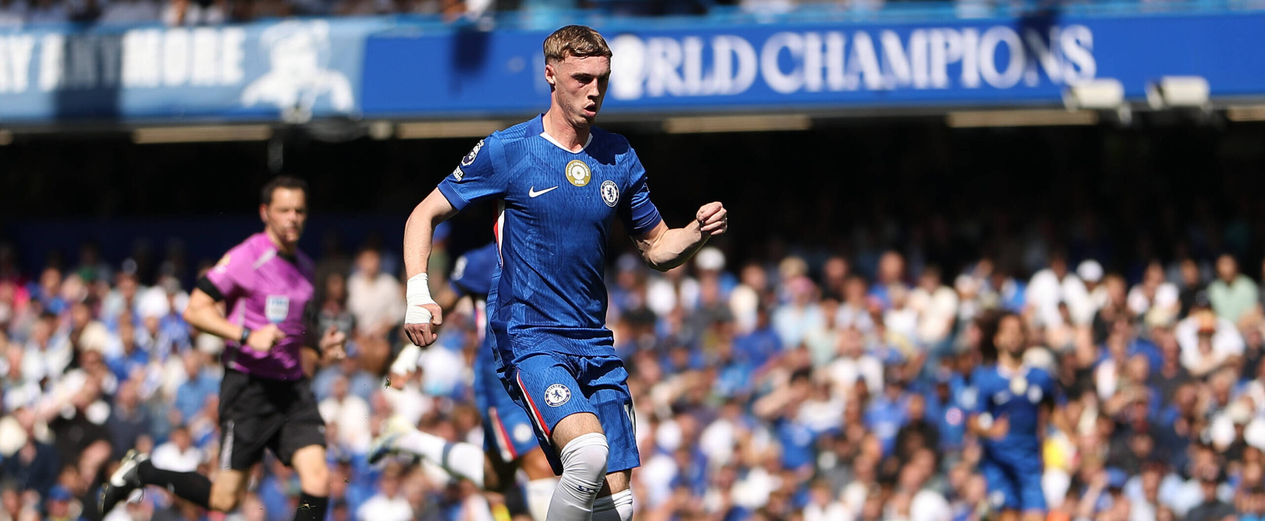 Cole Palmer in action for Chelsea in the premier league 2025/26 season