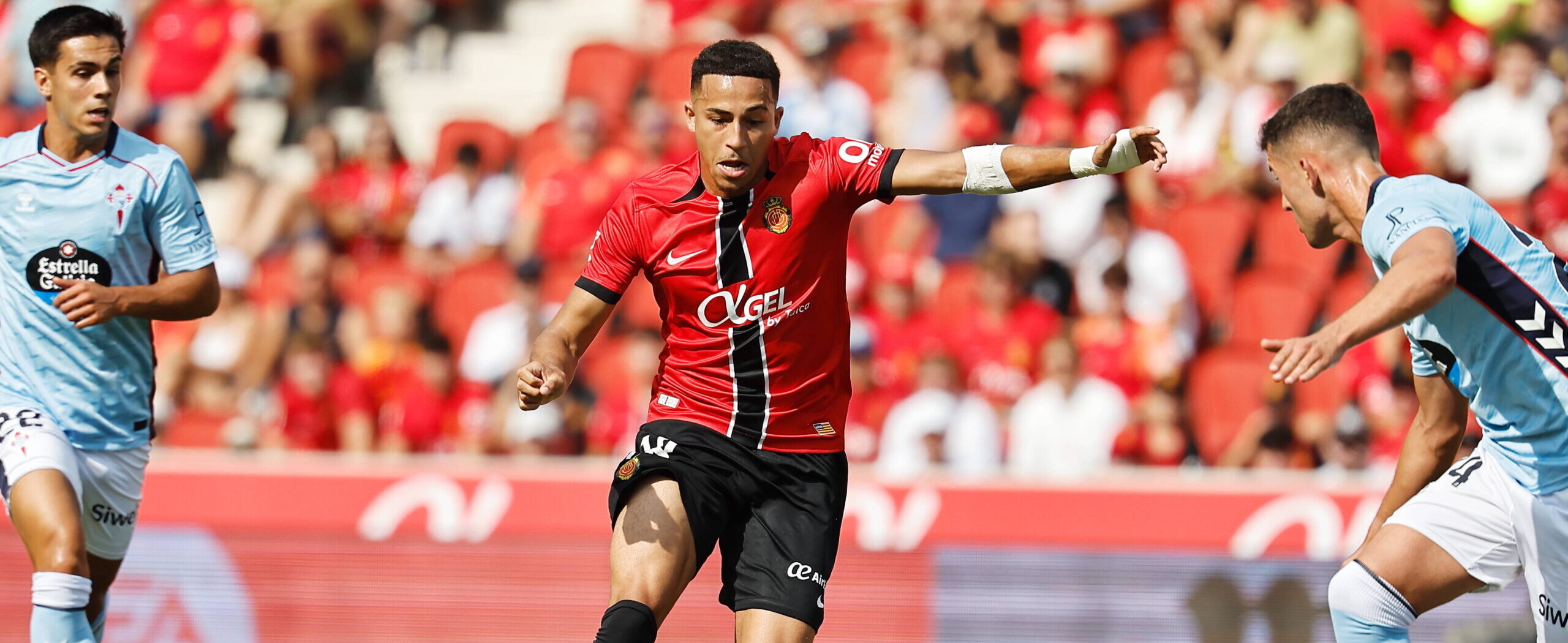 Mateo Joseph in action for Mallorca in 2025