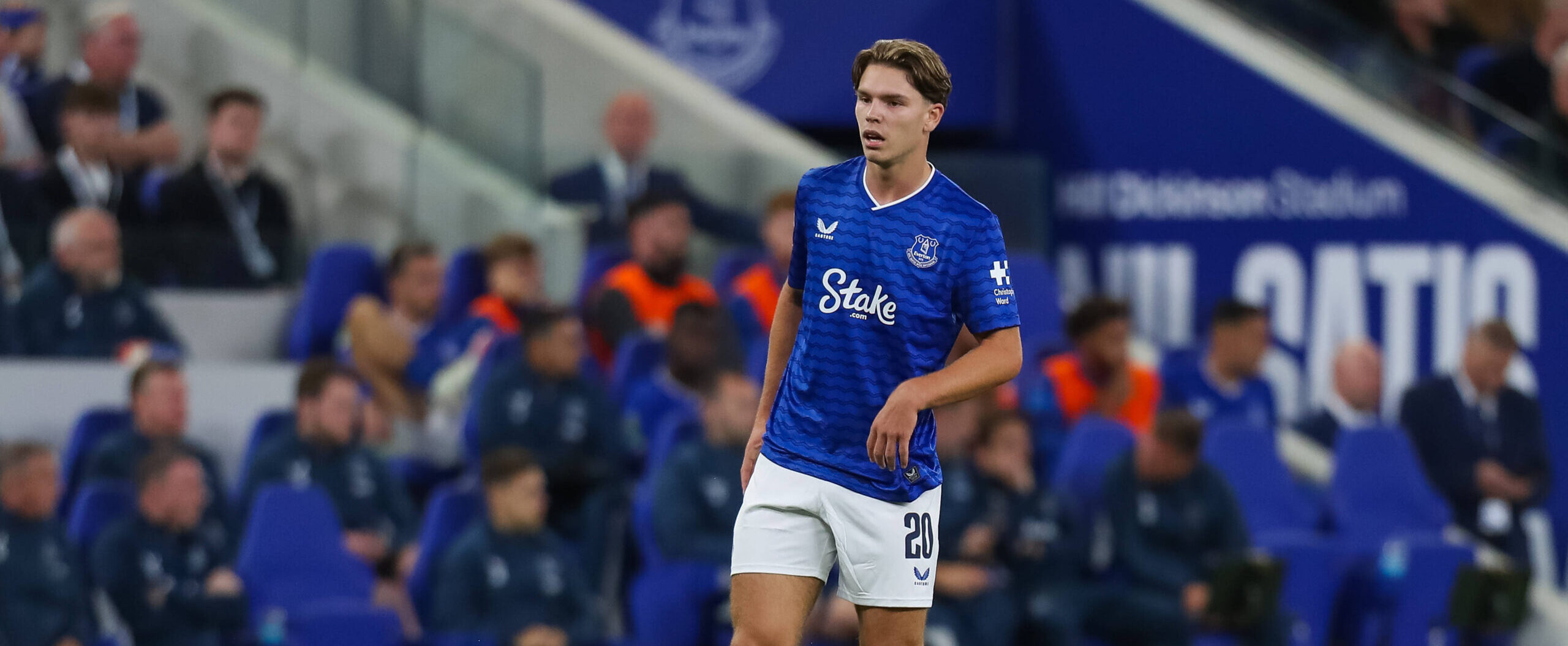 Tyler Dibling in action for Everton in 2025/26 Premier League