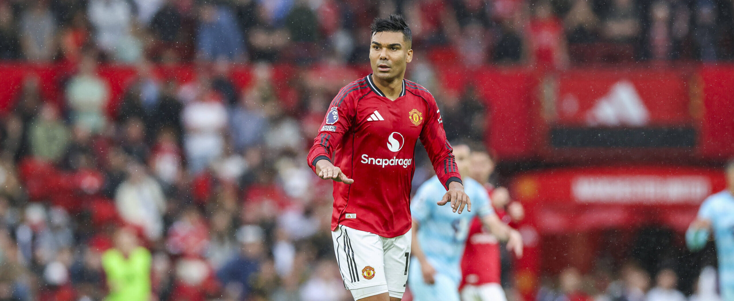 Casemiro in action for Manchester United in 2025