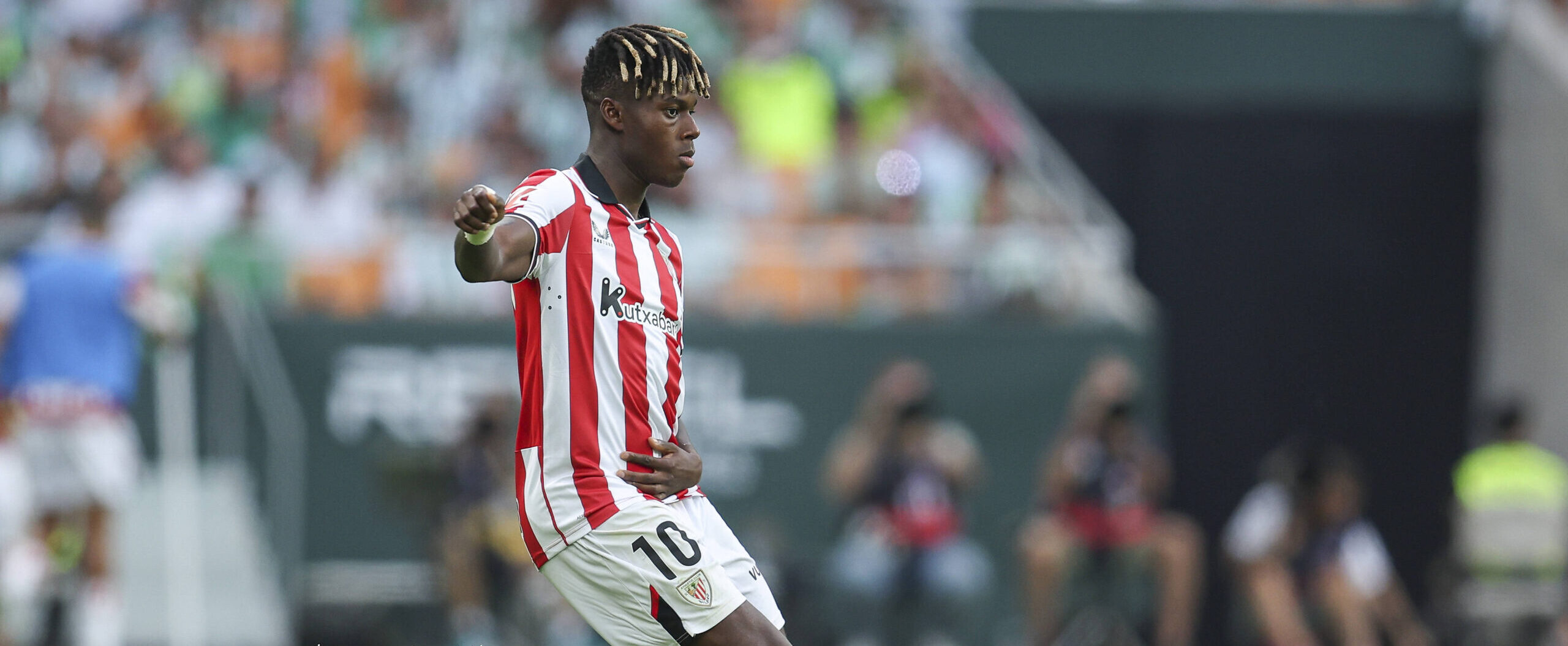 Nico Williams in action for Bilbao in 2025