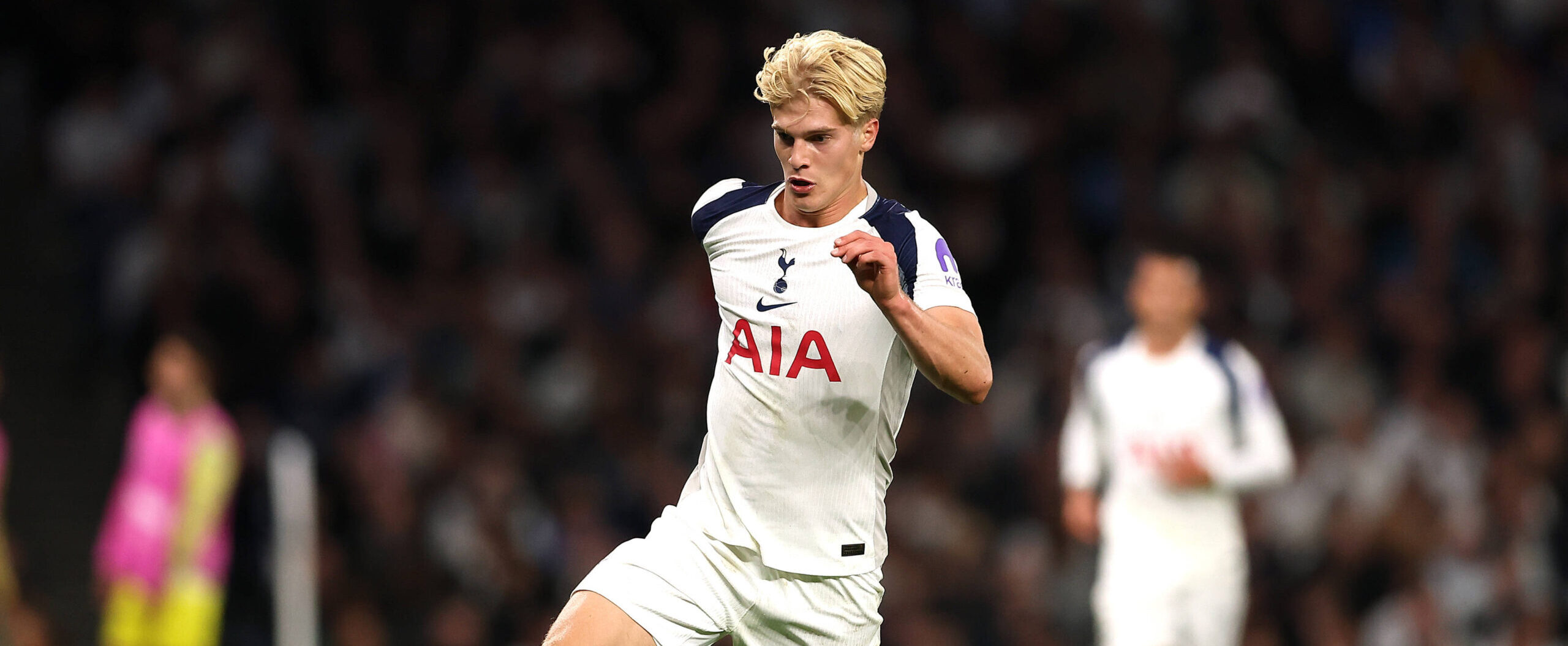 Lucas Bergvall in action in the Champions league for Spurs in 2025