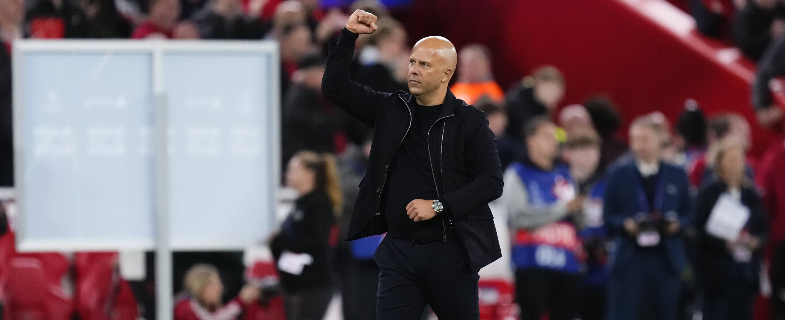 Arne Slot in action vs Everton in 2025