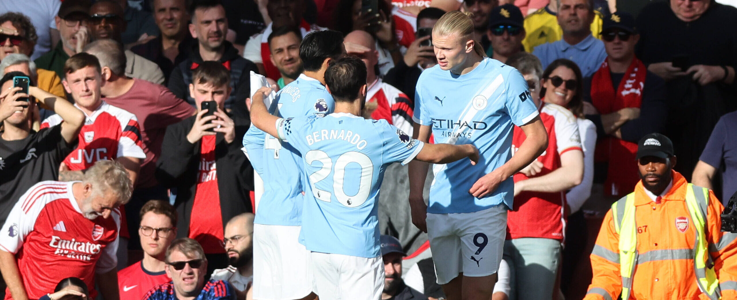 Haaland in action for Manchester City in the Premier League 2025 against Arsenal