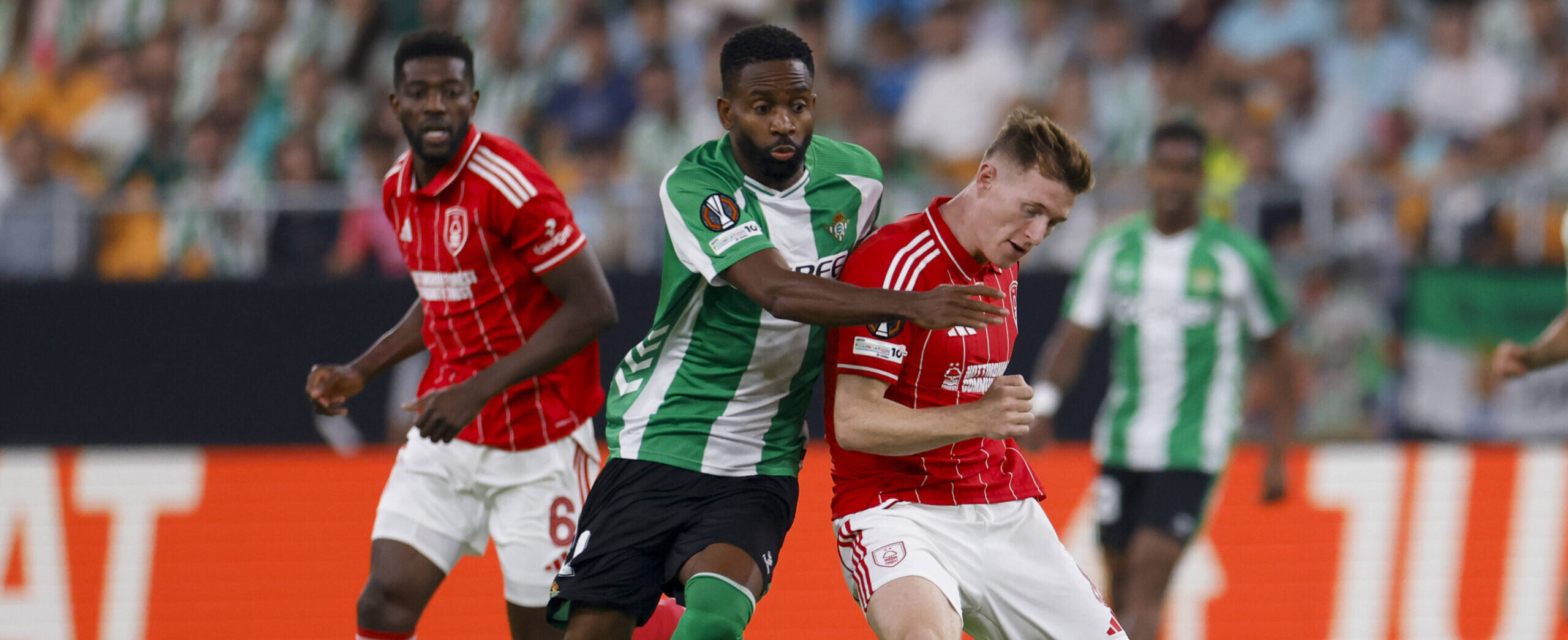 Elliot Anderson in action against Real Betis in 2025