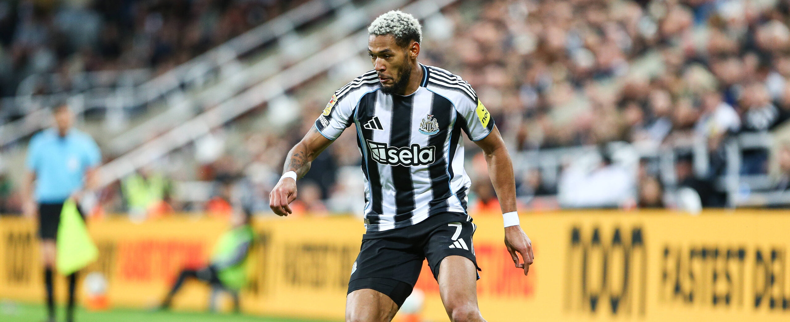 Joelinton in action for Newcastle United in 2025