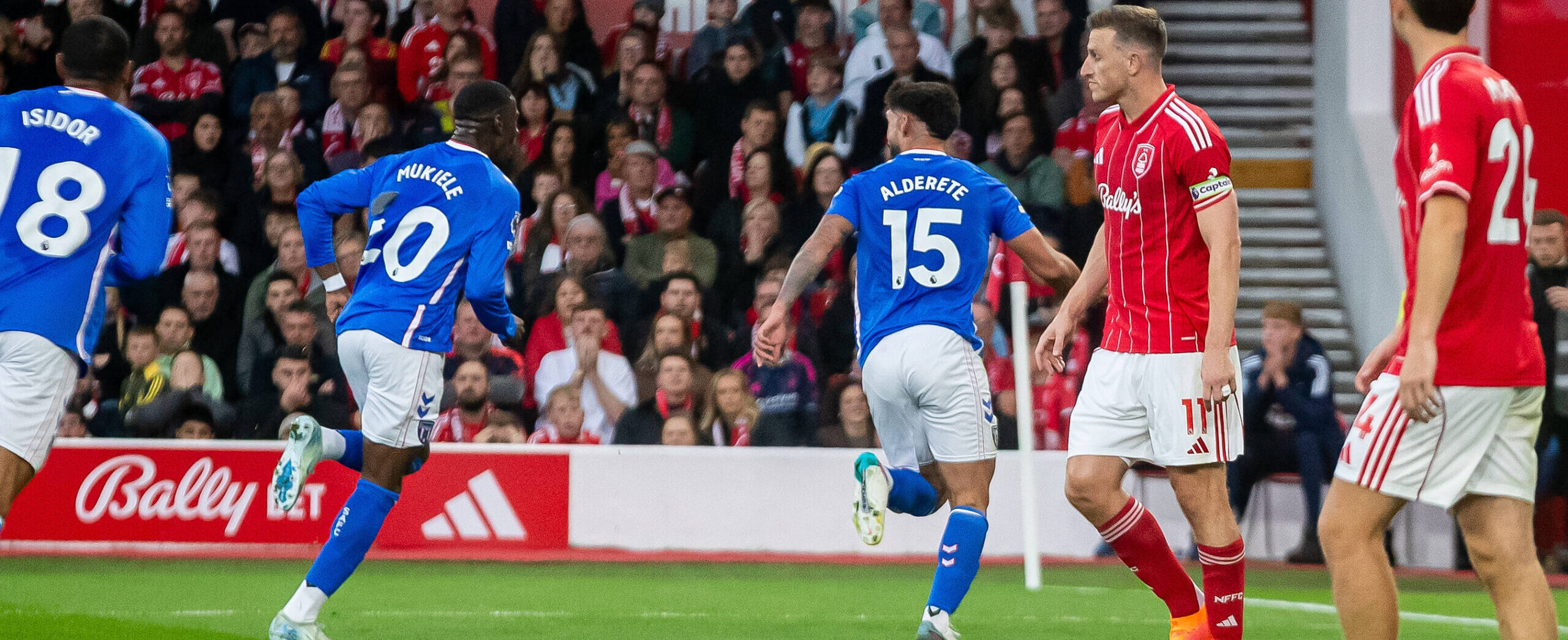 Omar Alderete celebrating against Nottingham Forest with a 0-1 win for Sunderland