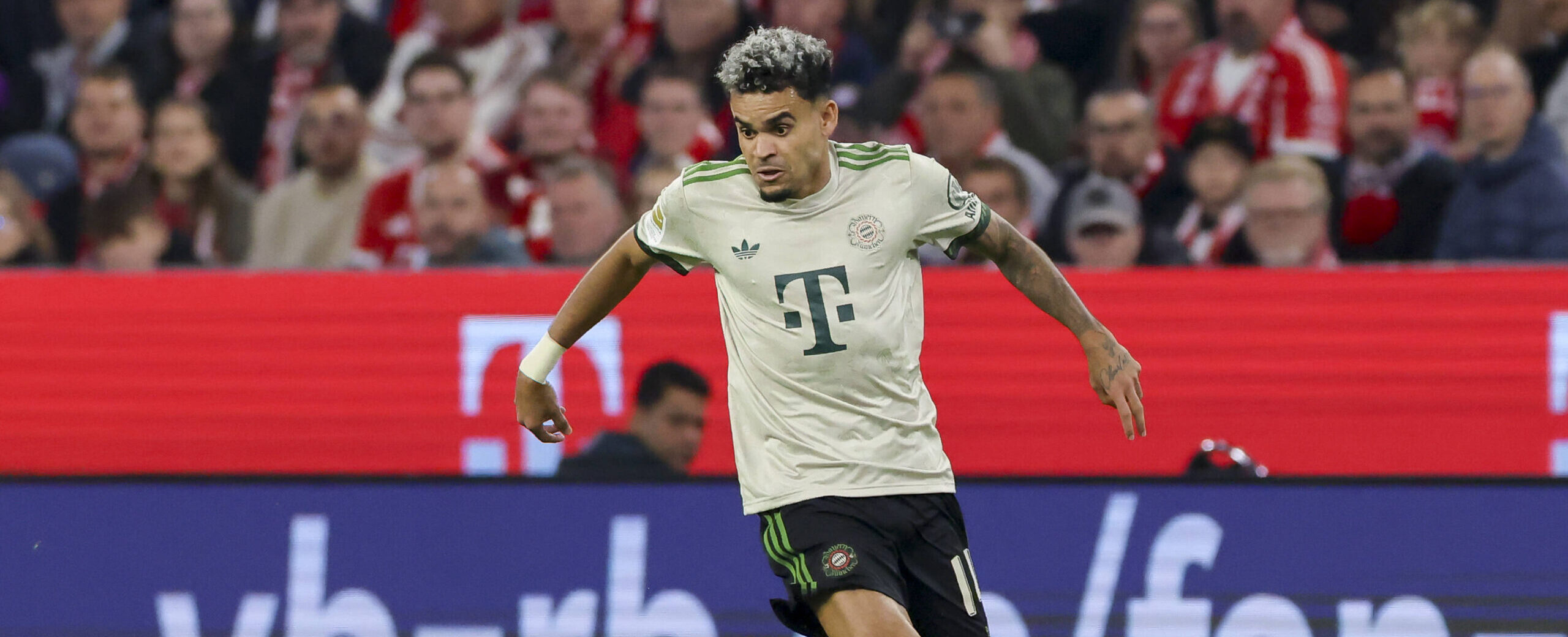 Luis Diaz in action for Bayern Munich in 2025