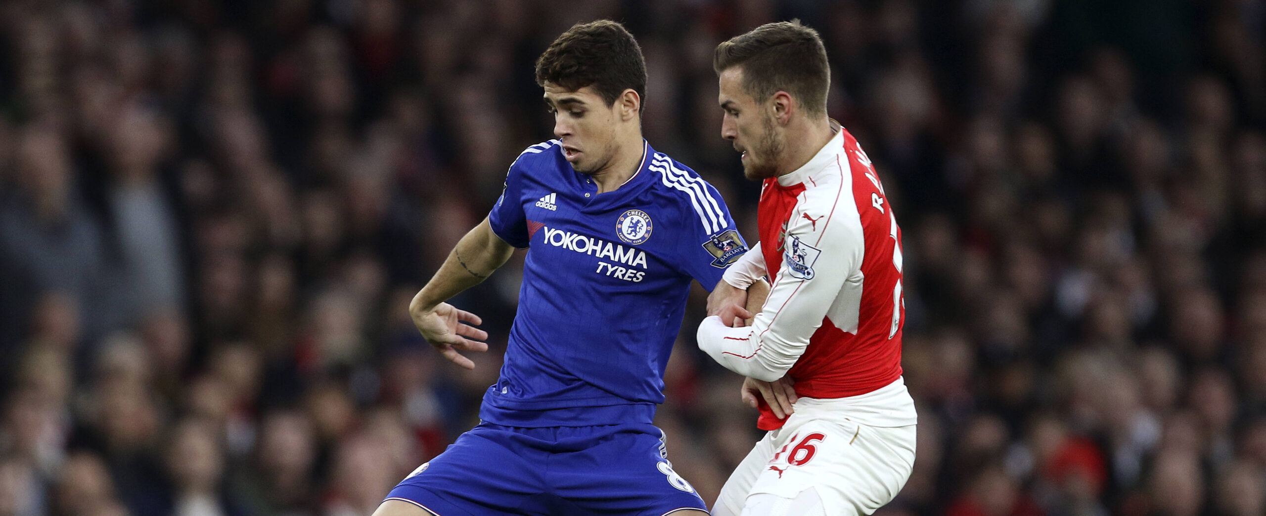 Oscar in action for Chelsea in 2016