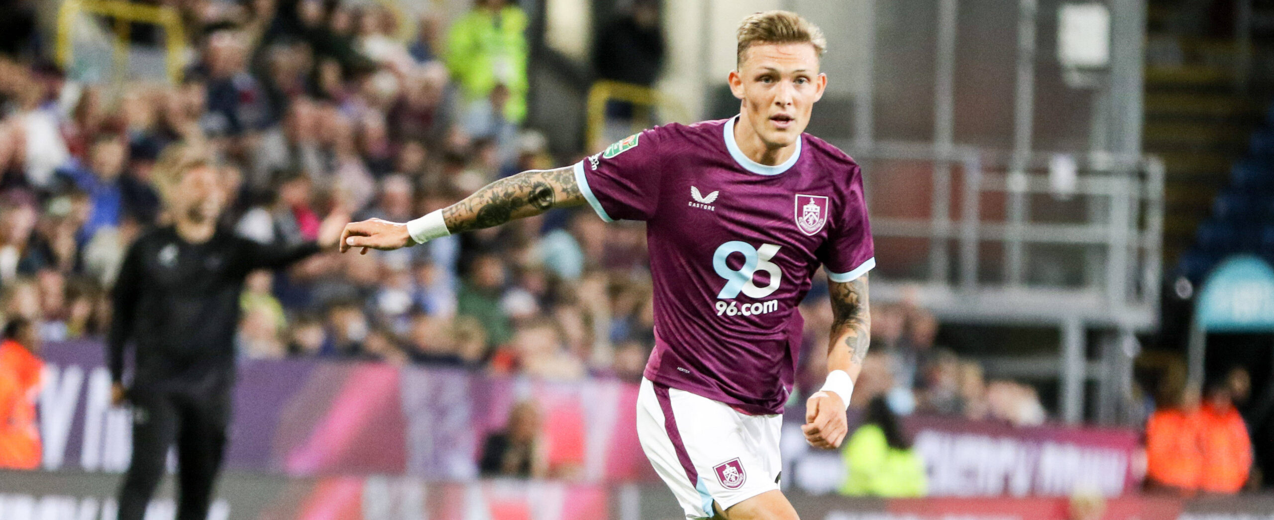 Oliver Sonne in action for Burnley in 2025