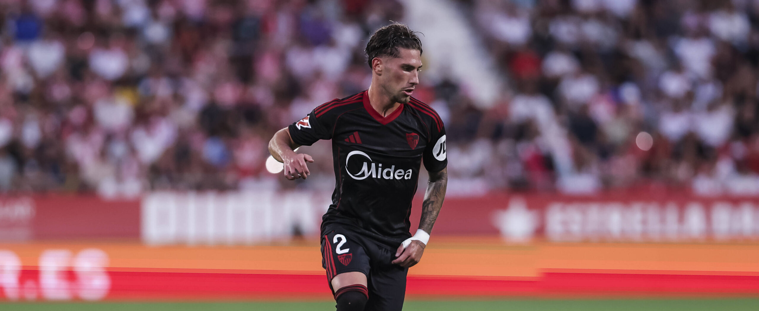 Jose Angel Carmona in action for Sevilla in 2025