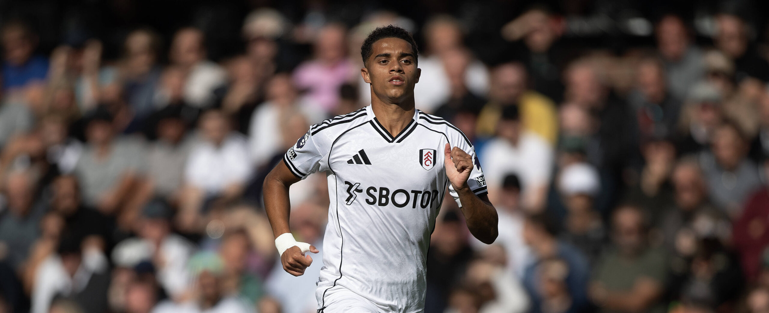 Josh King in action for Fulham in 2025
