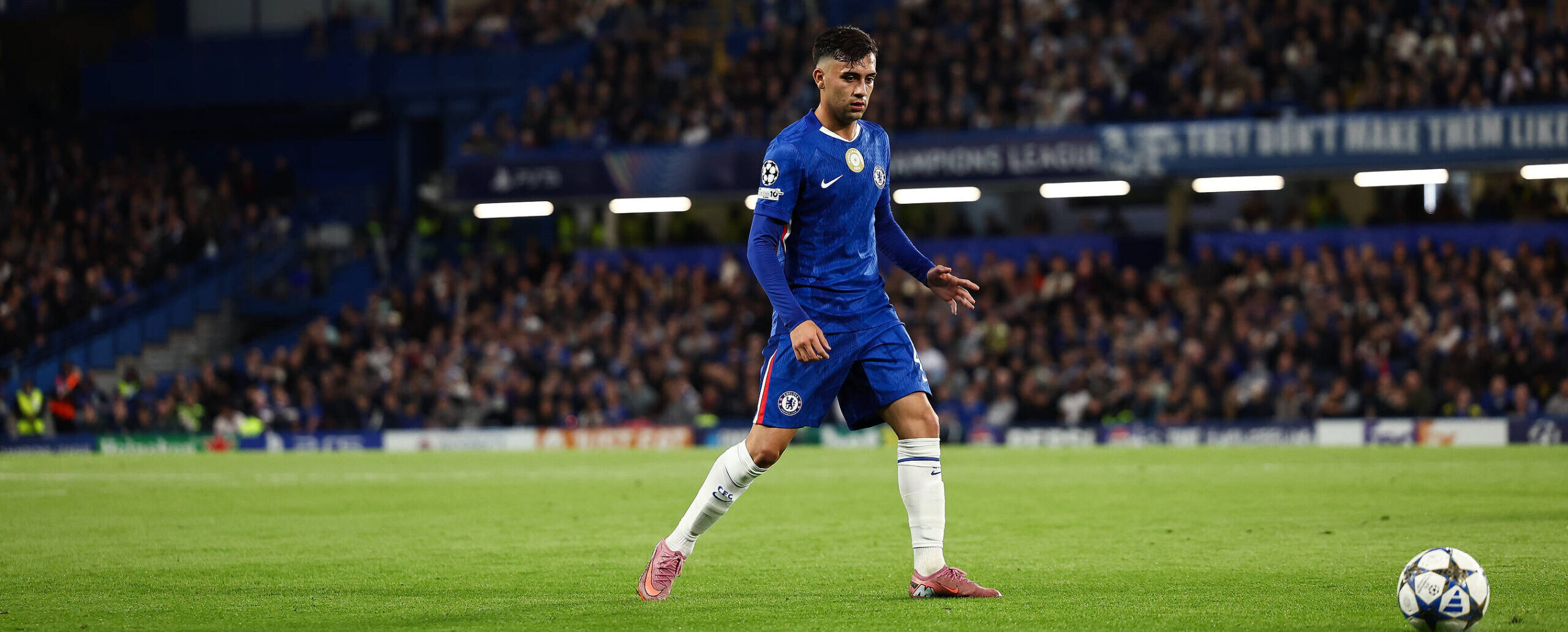 Facundo Buonanotte in action with the bal for Chelsea in 2025 Champions League