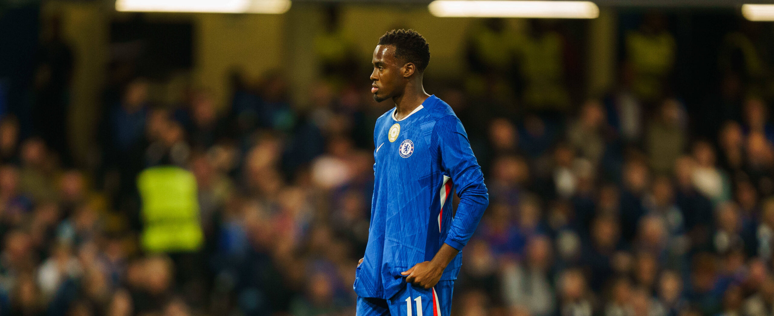 Jamie Gittens in action for Chelsea in 2025 against Benfica