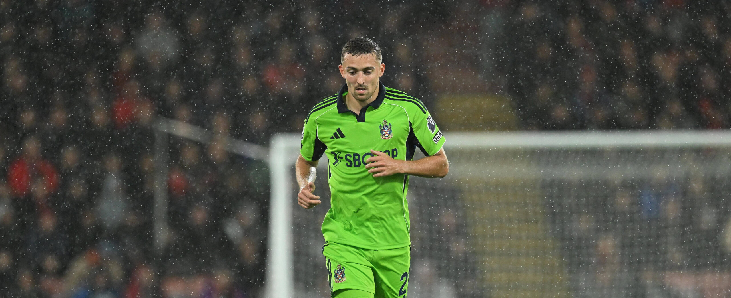 Timothy Castagne in action for Fulham in 2025