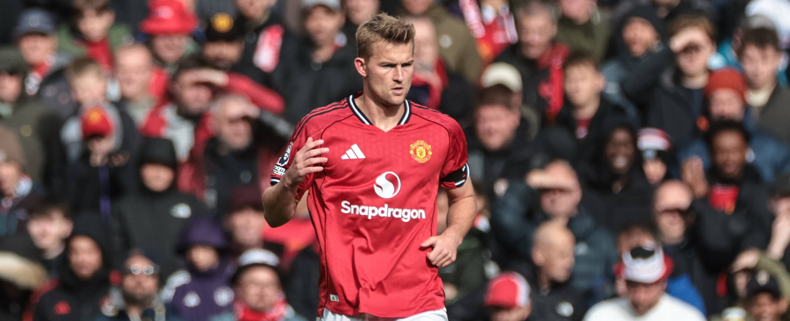 De ligt in action for Manchester United in 2025