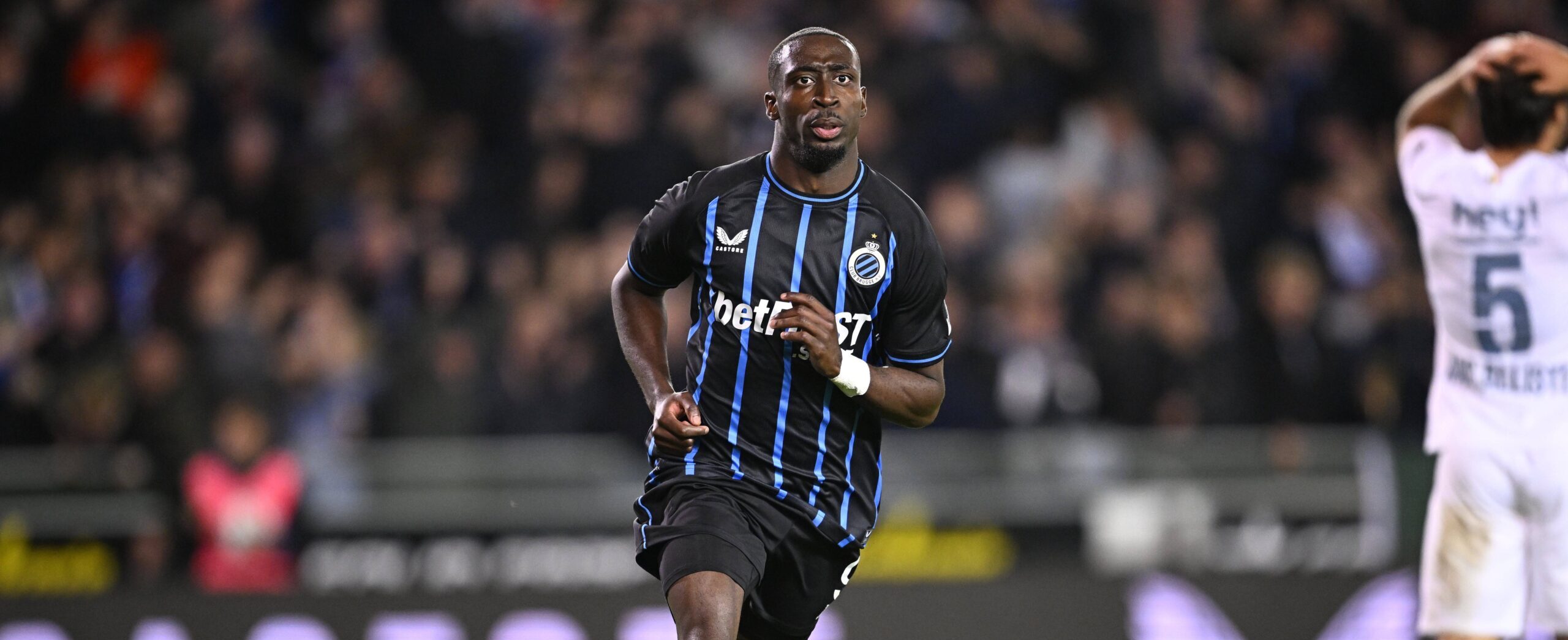 Forbs Carlos in action for Club Brugge in 2025