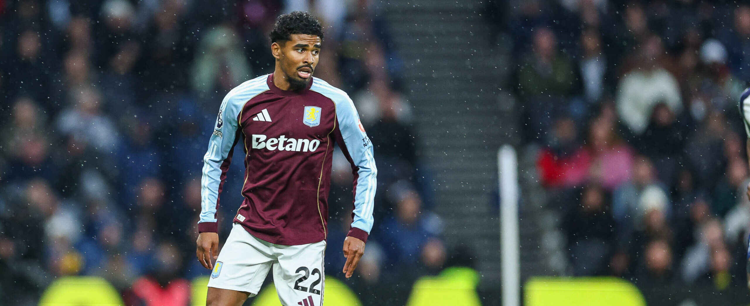 Ian Maatsen in action for Aston Villa in 2025